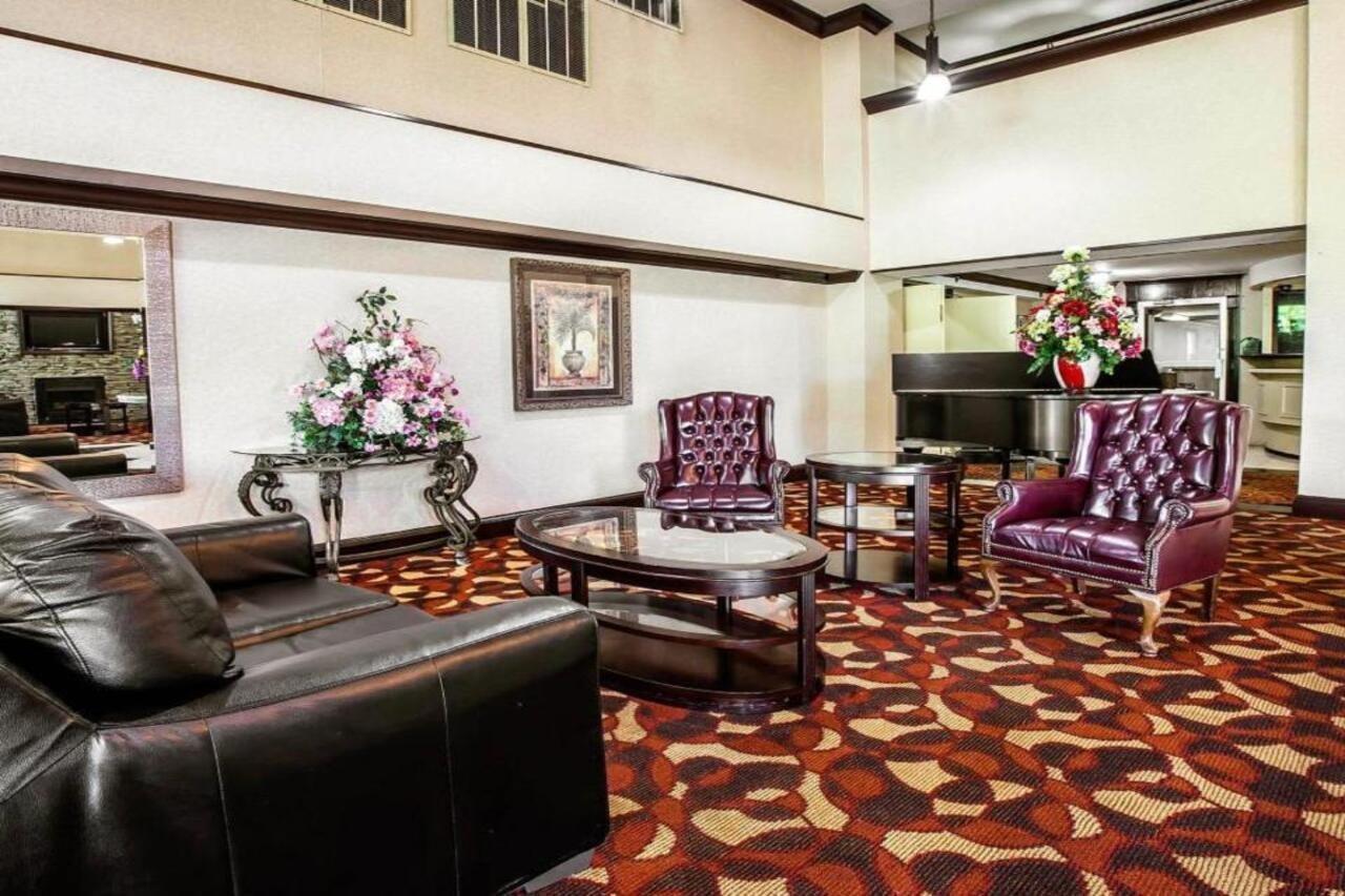 รามาดา บาย วินด์แฮม เบอร์มิงแฮม แอร์พอร์ต Hotel ภายนอก รูปภาพ