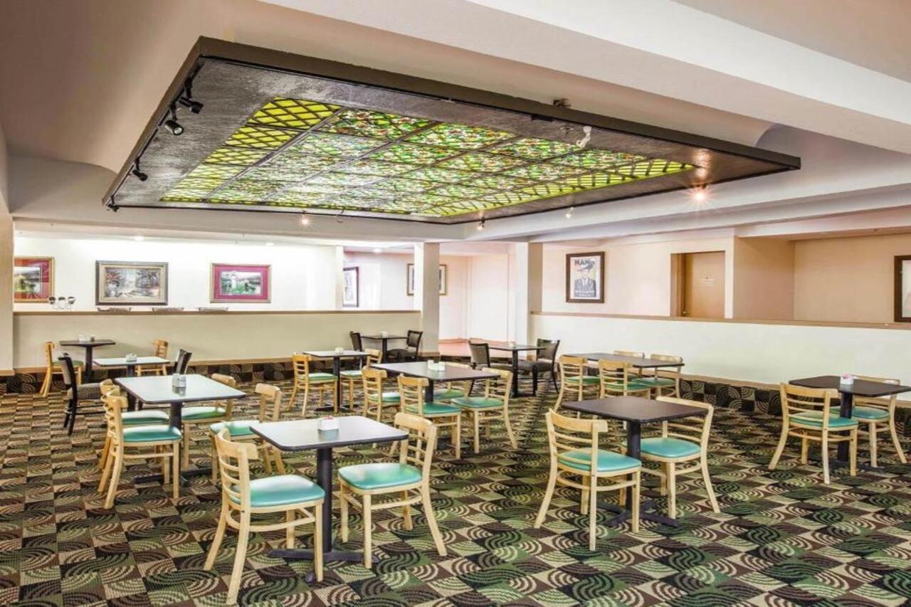รามาดา บาย วินด์แฮม เบอร์มิงแฮม แอร์พอร์ต Hotel ภายนอก รูปภาพ