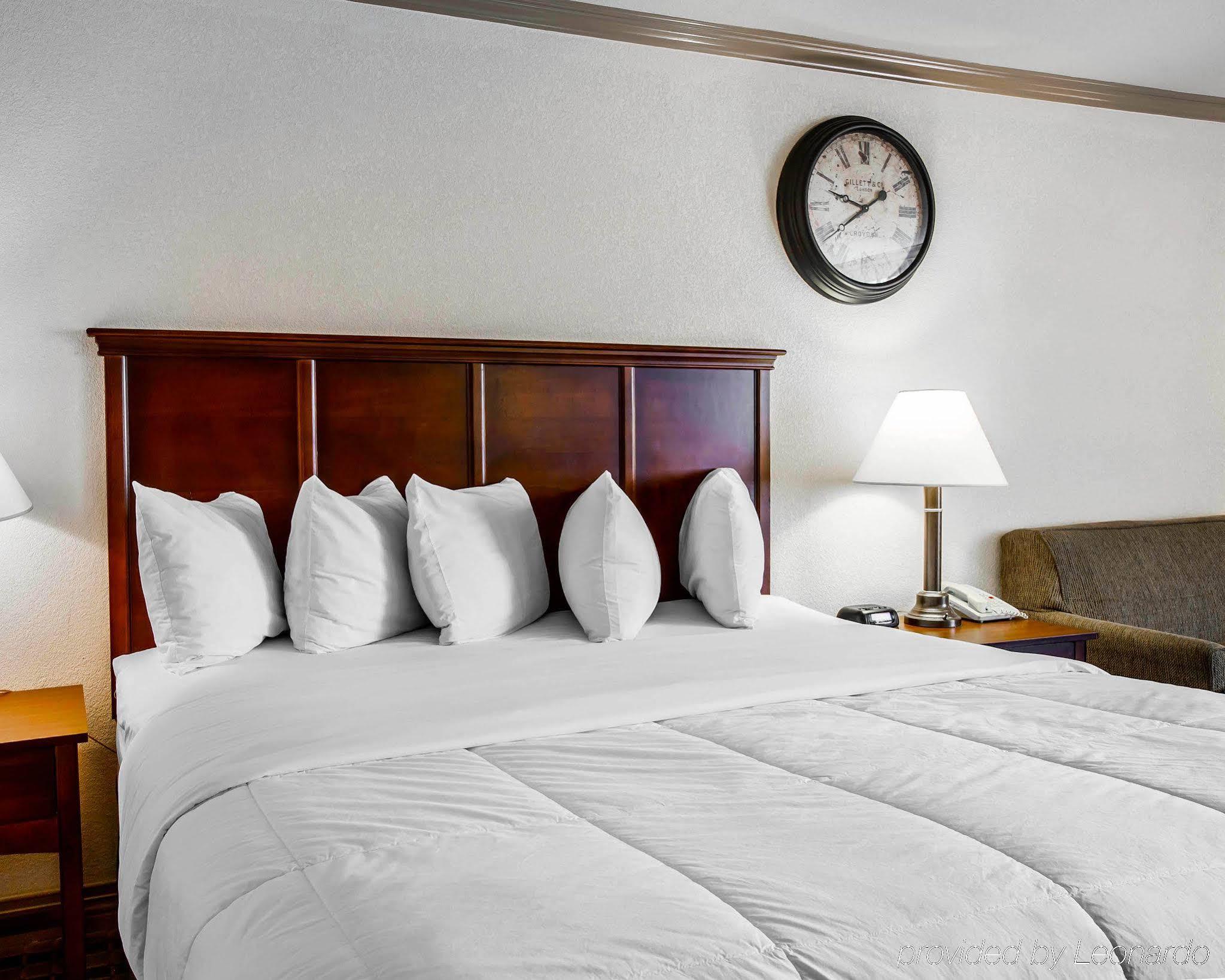 รามาดา บาย วินด์แฮม เบอร์มิงแฮม แอร์พอร์ต Hotel ภายนอก รูปภาพ