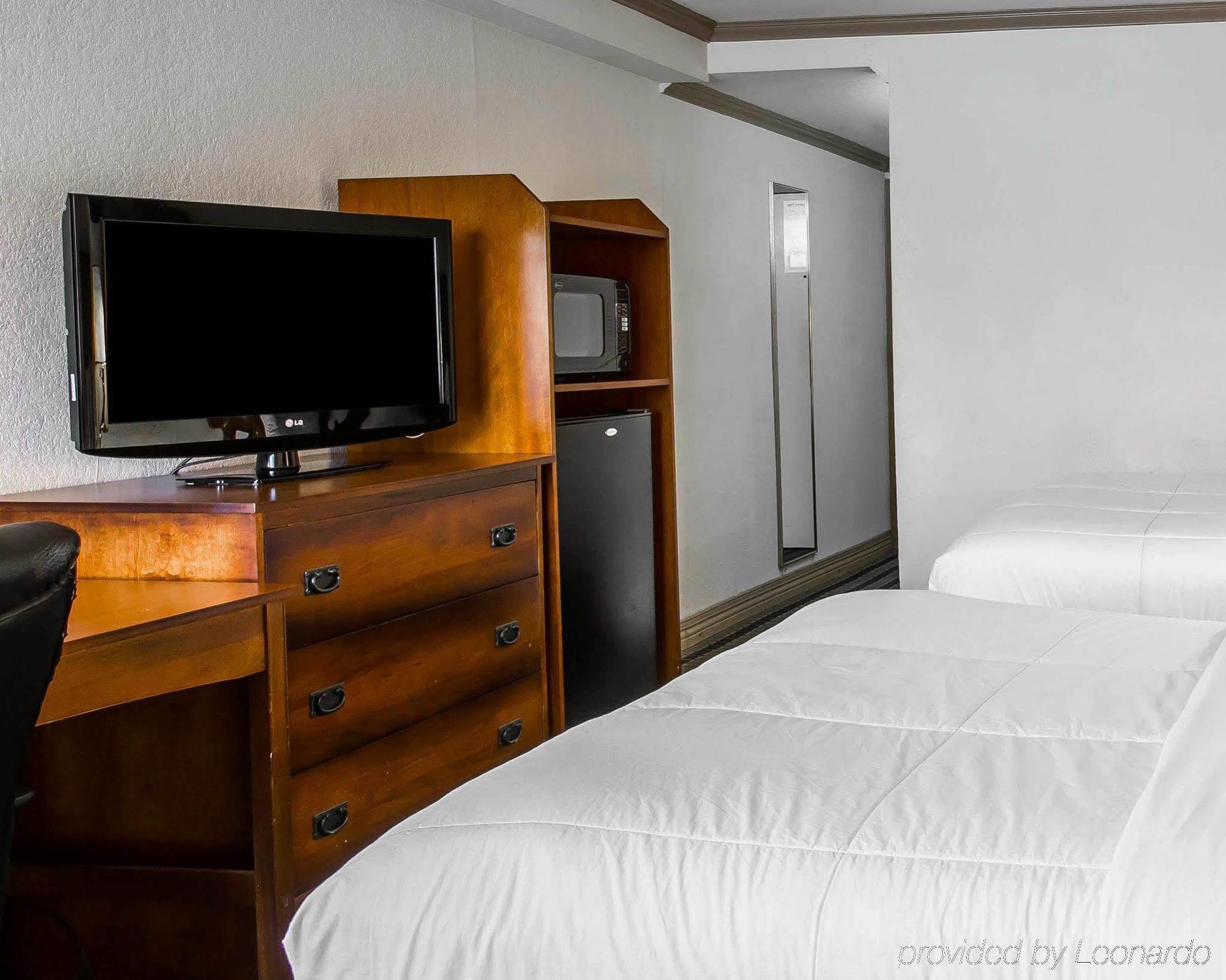 รามาดา บาย วินด์แฮม เบอร์มิงแฮม แอร์พอร์ต Hotel ภายนอก รูปภาพ