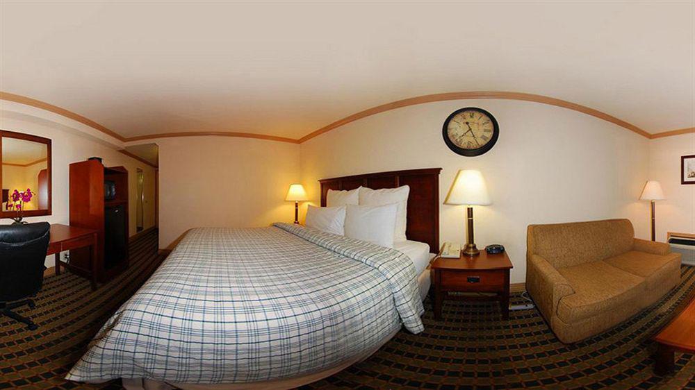 รามาดา บาย วินด์แฮม เบอร์มิงแฮม แอร์พอร์ต Hotel ภายนอก รูปภาพ