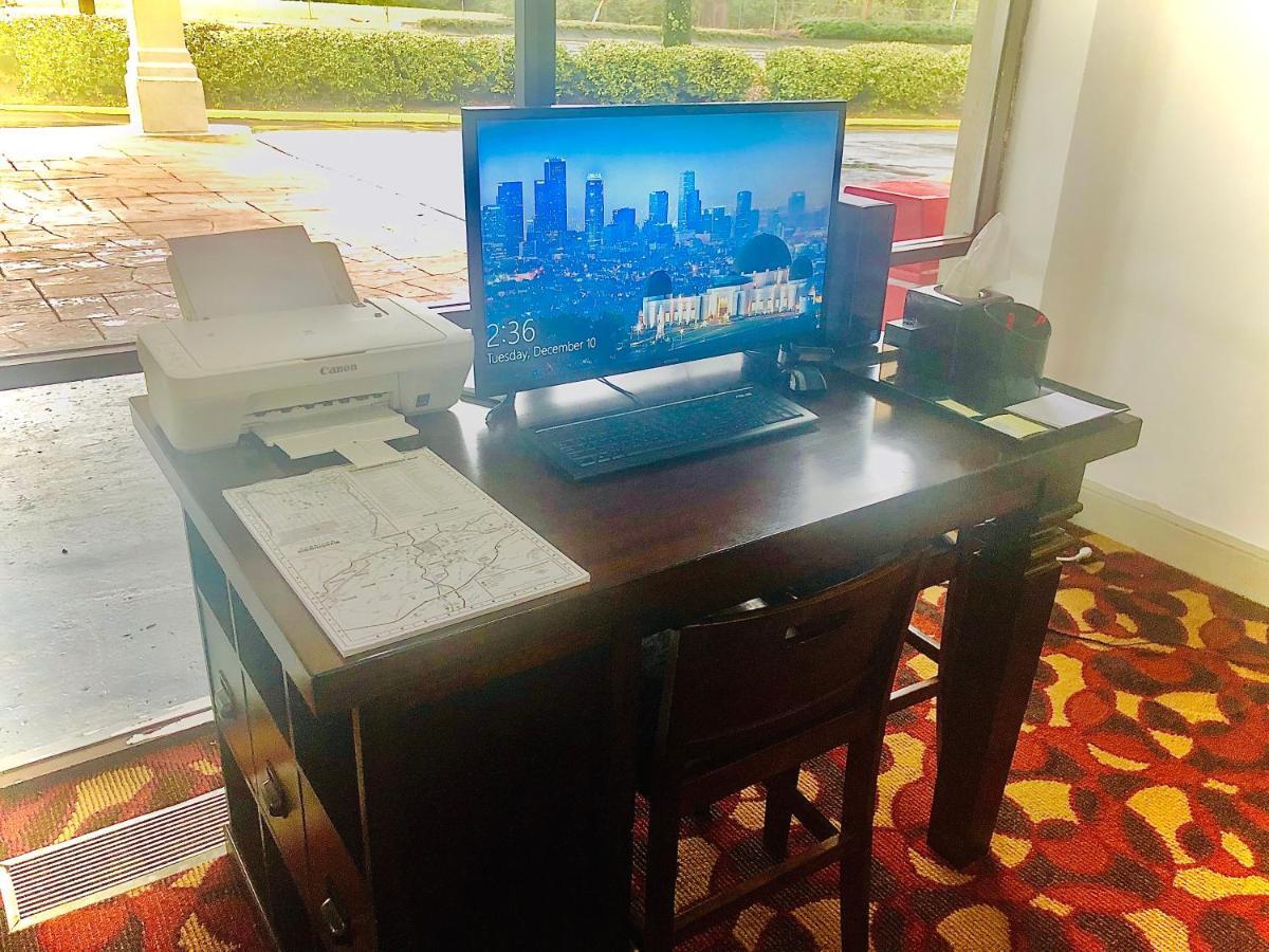 รามาดา บาย วินด์แฮม เบอร์มิงแฮม แอร์พอร์ต Hotel ภายนอก รูปภาพ